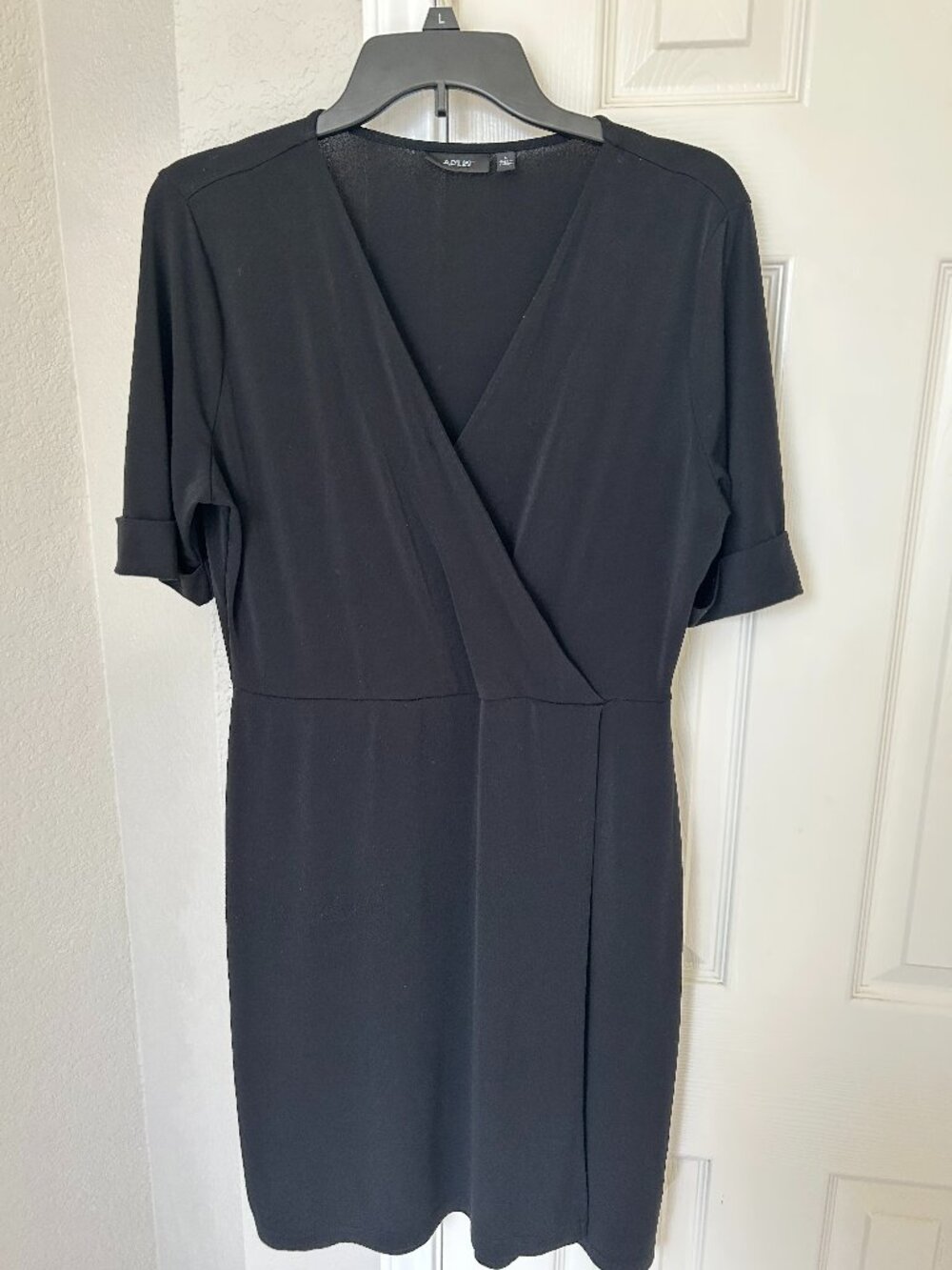 Apt 9 Women's Short Sleeve Dress with V Neck and Front Drape - Black - Large